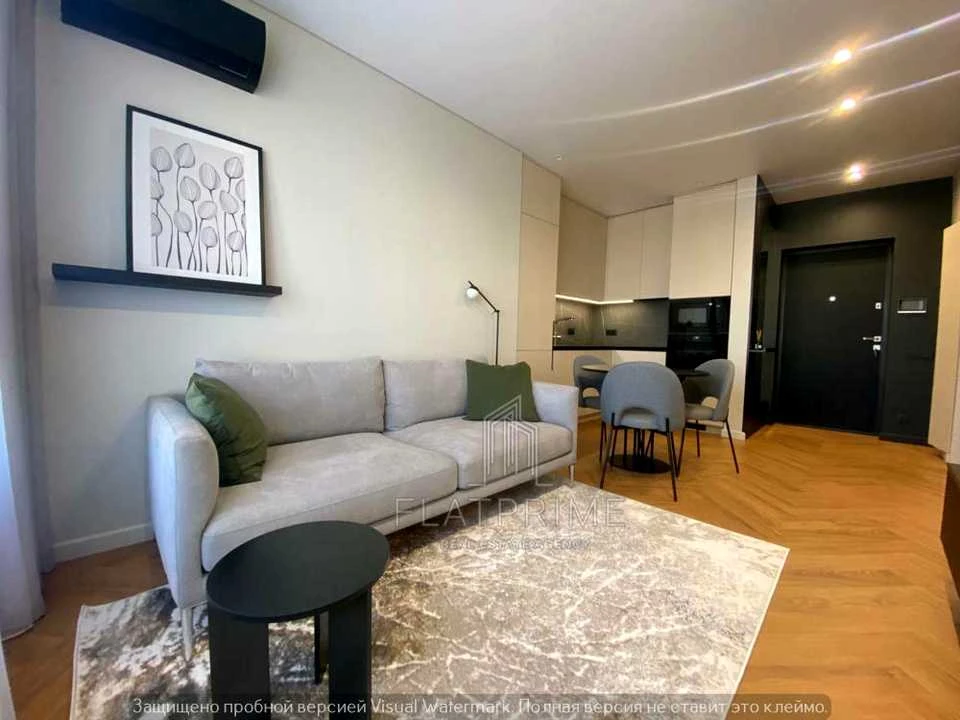 Apartment. Uzhgorod Street, Holosiiv