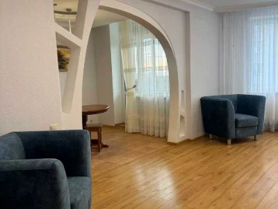 Квартира. Київ, вулиця Верховинна