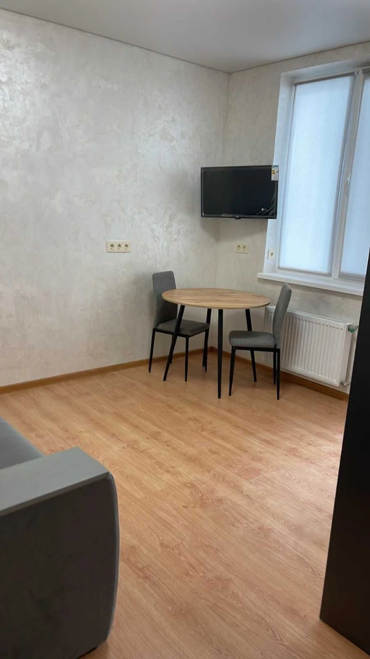 Студія з ремонтом в центрі Одеси.