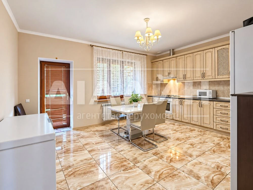 Сказочный уголок для жизни | уютный дом, 150 м², 8 соток