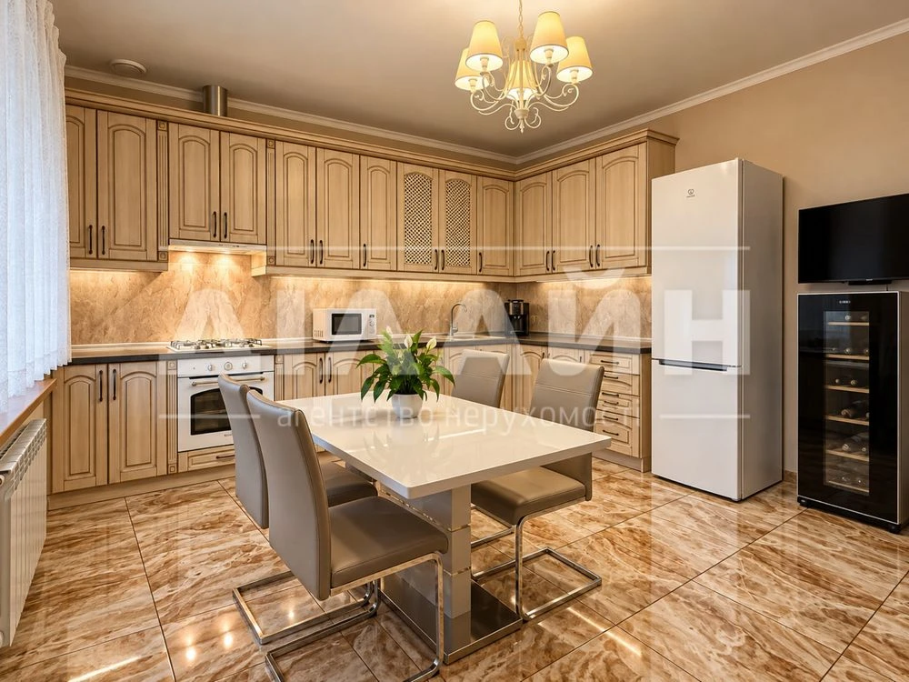 Сказочный уголок для жизни | уютный дом, 150 м², 8 соток