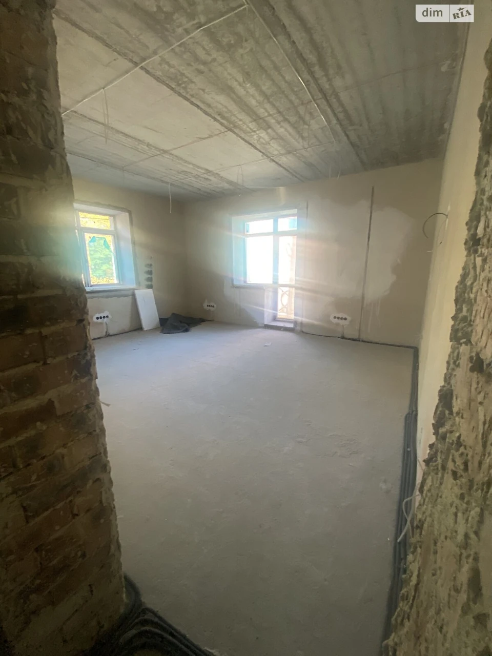 Apartment for Sale: Center