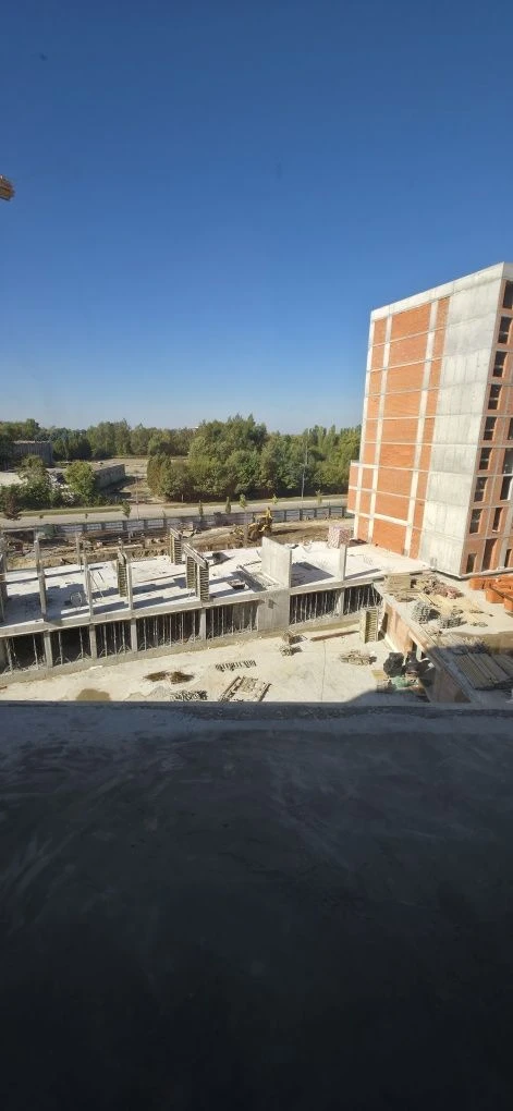 Продаж квартири в будинку бізнес-класу