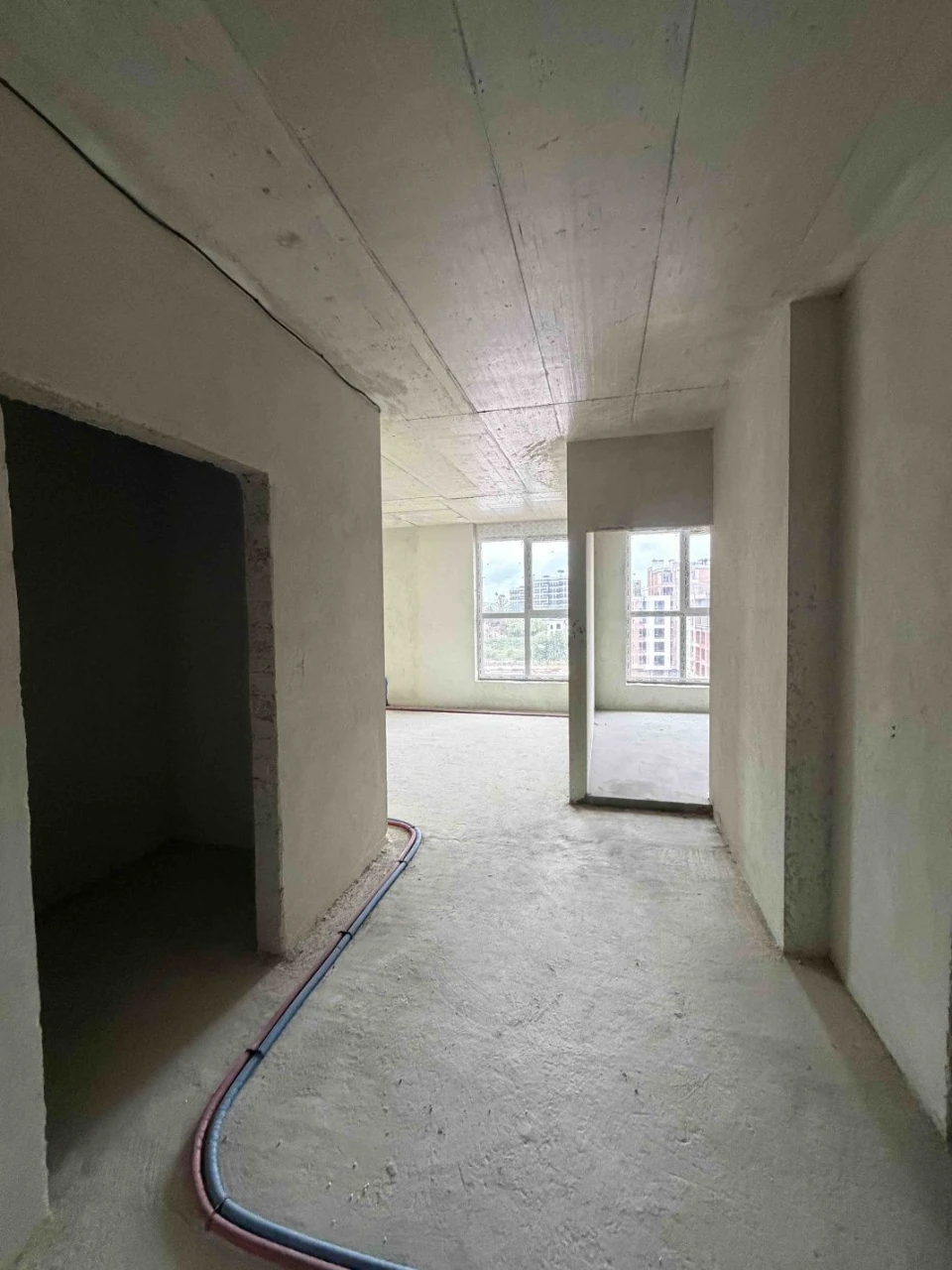 Продаж квартири в будинку бізнес-класу