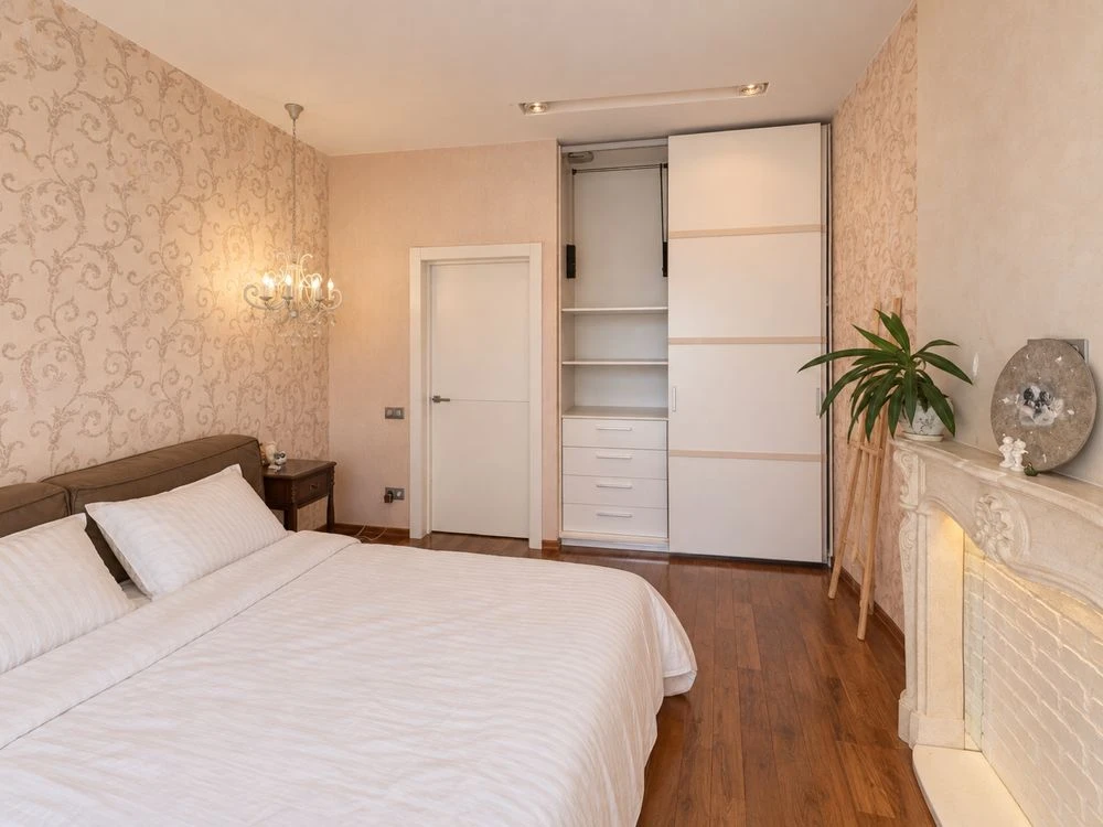 Sale of a 3-bedroom apartment (100m2) in the "Smaragdovyi" residential complex, Shapovala, Mokra