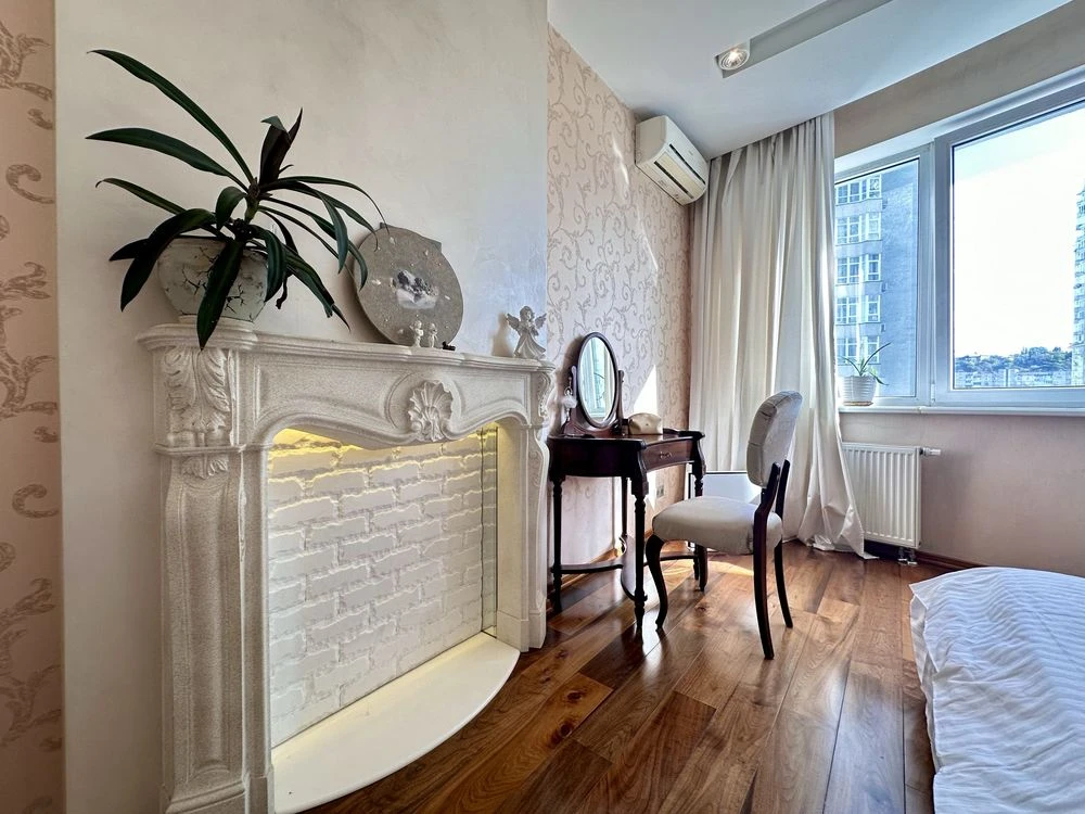 Sale of a 3-bedroom apartment (100m2) in the "Smaragdovyi" residential complex, Shapovala, Mokra