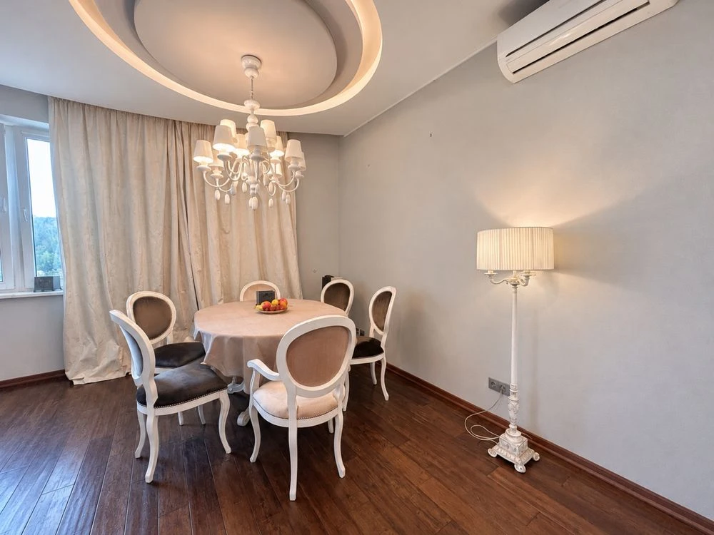 Sale of a 3-bedroom apartment (100m2) in the "Smaragdovyi" residential complex, Shapovala, Mokra