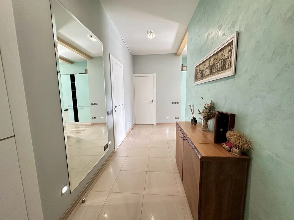 Sale of a 3-bedroom apartment (100m2) in the "Smaragdovyi" residential complex, Shapovala, Mokra