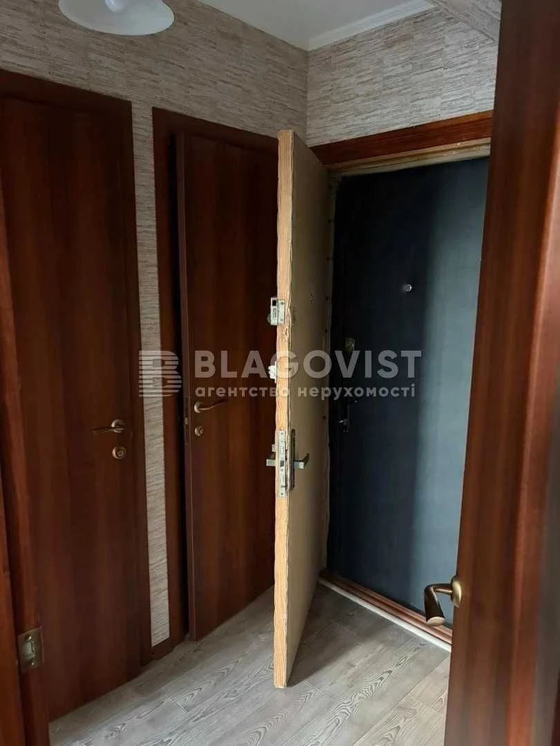 Sale of a 2-room apartment near Polytechnic Institute