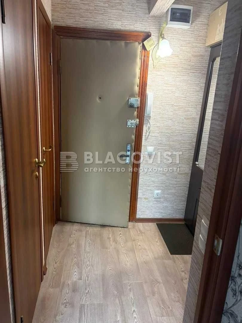 Sale of a 2-room apartment near Polytechnic Institute
