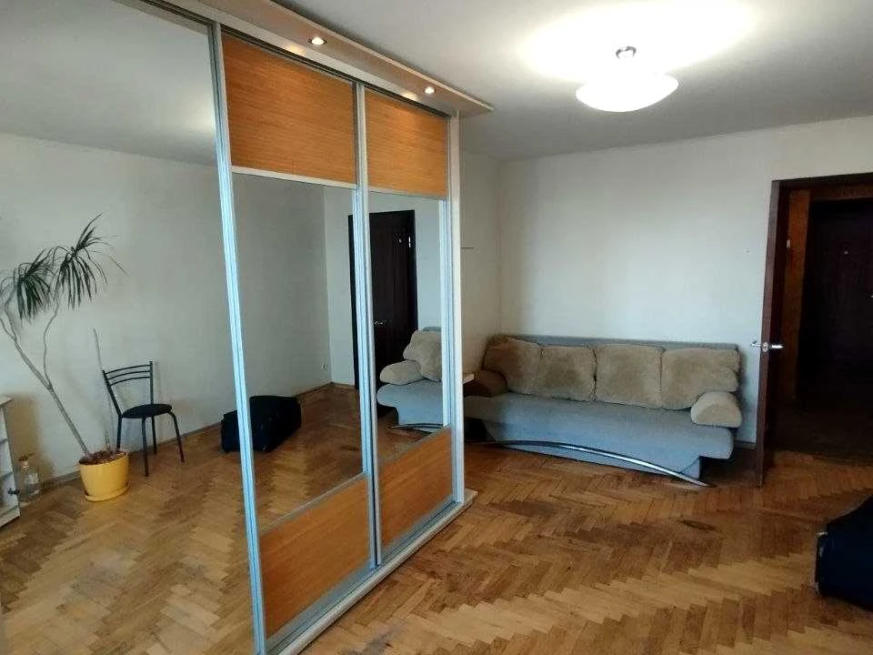 Квартира. Харків, 23 серпня вул.