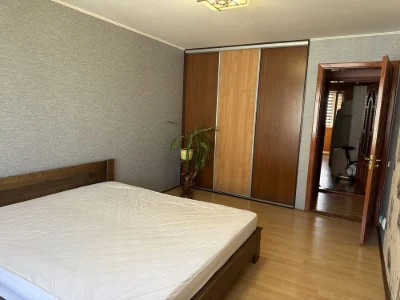 Sale of a three-room apartment