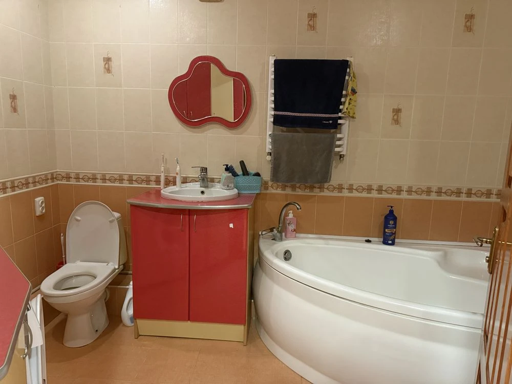 Sale of a three-room apartment