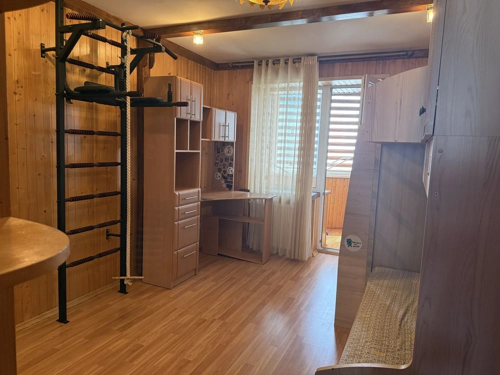 Sale of a three-room apartment