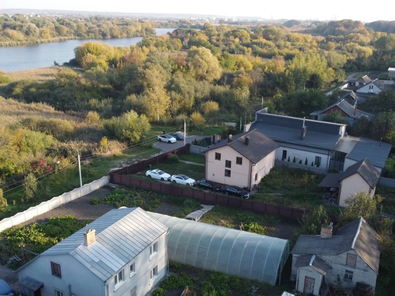 Продаж Будинку в Басових Кутах