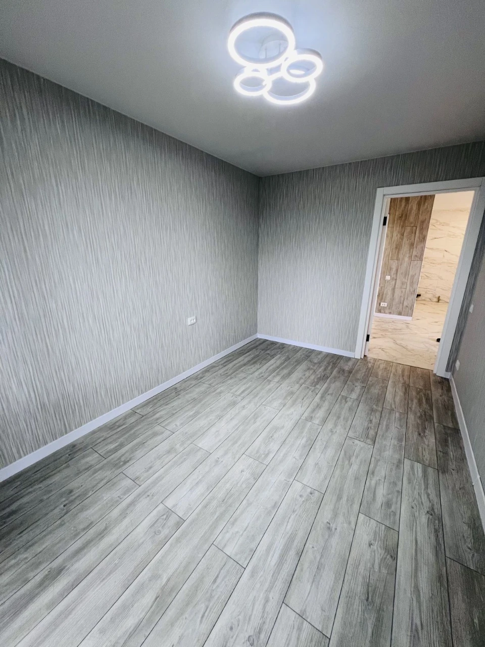 Modern 2-bedroom apartment in Novomykolaivka