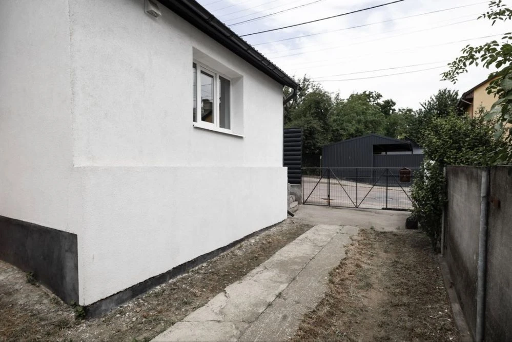 Part of a Mansion for Sale on Berezhanskaya Street
