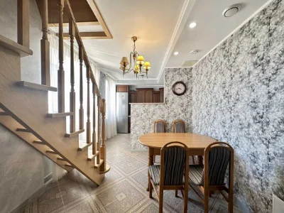 Sale of a 2-level apartment 137.3 sq m on Green Park Street
