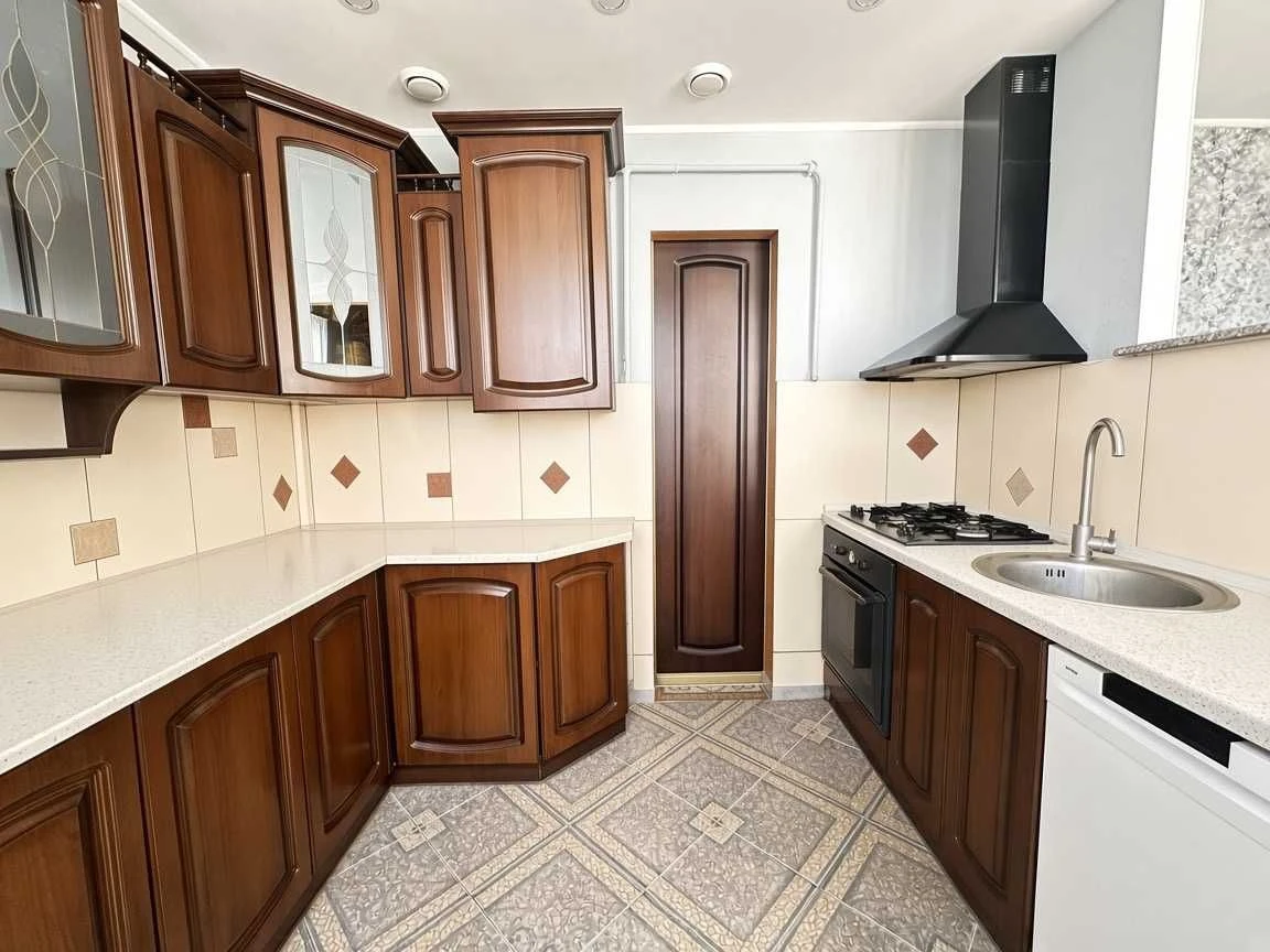 Sale of a 2-level apartment 137.3 sq m on Green Park Street