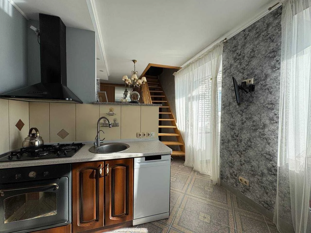 Sale of a 2-level apartment 137.3 sq m on Green Park Street