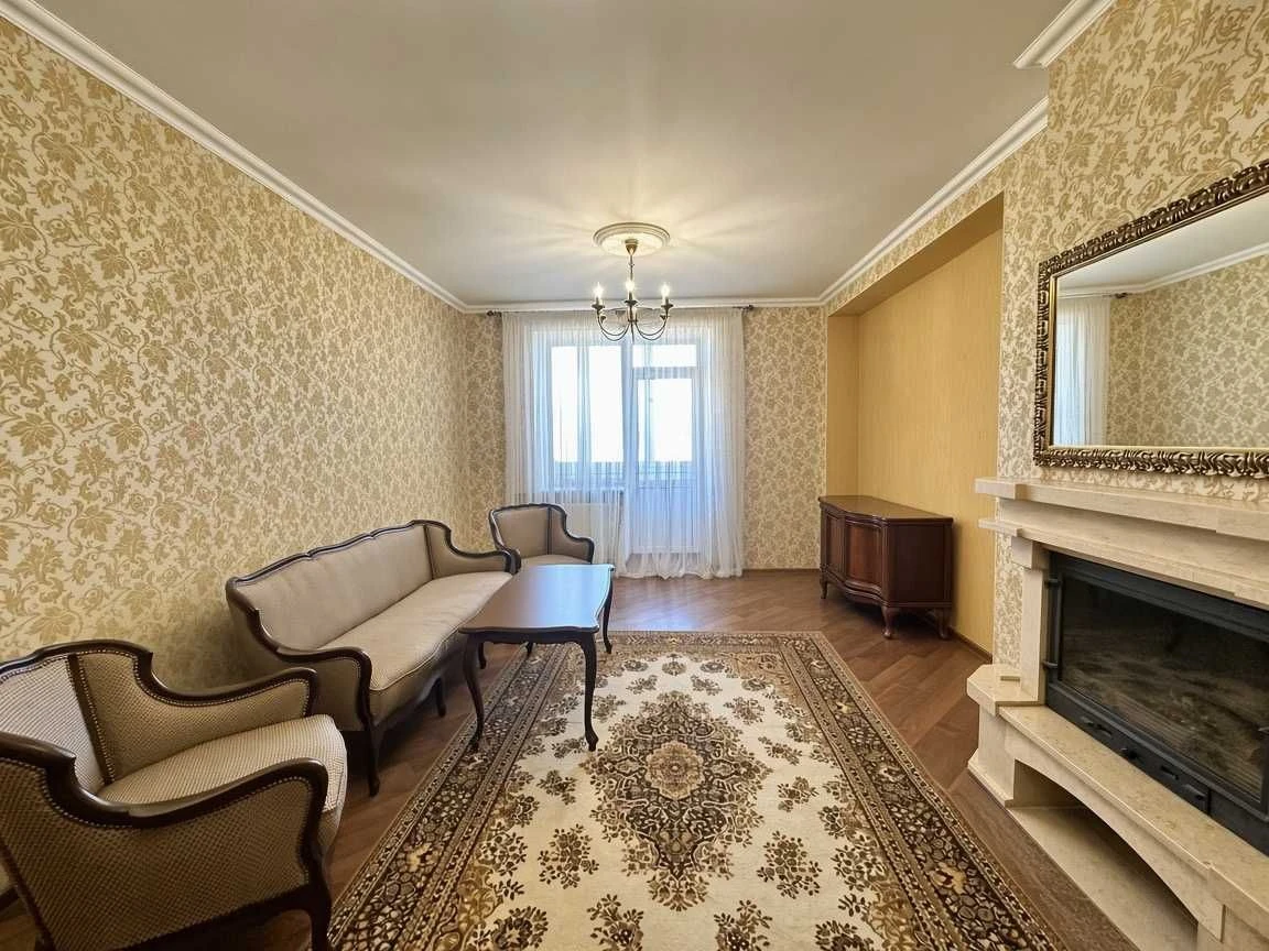 Sale of a 2-level apartment 137.3 sq m on Green Park Street