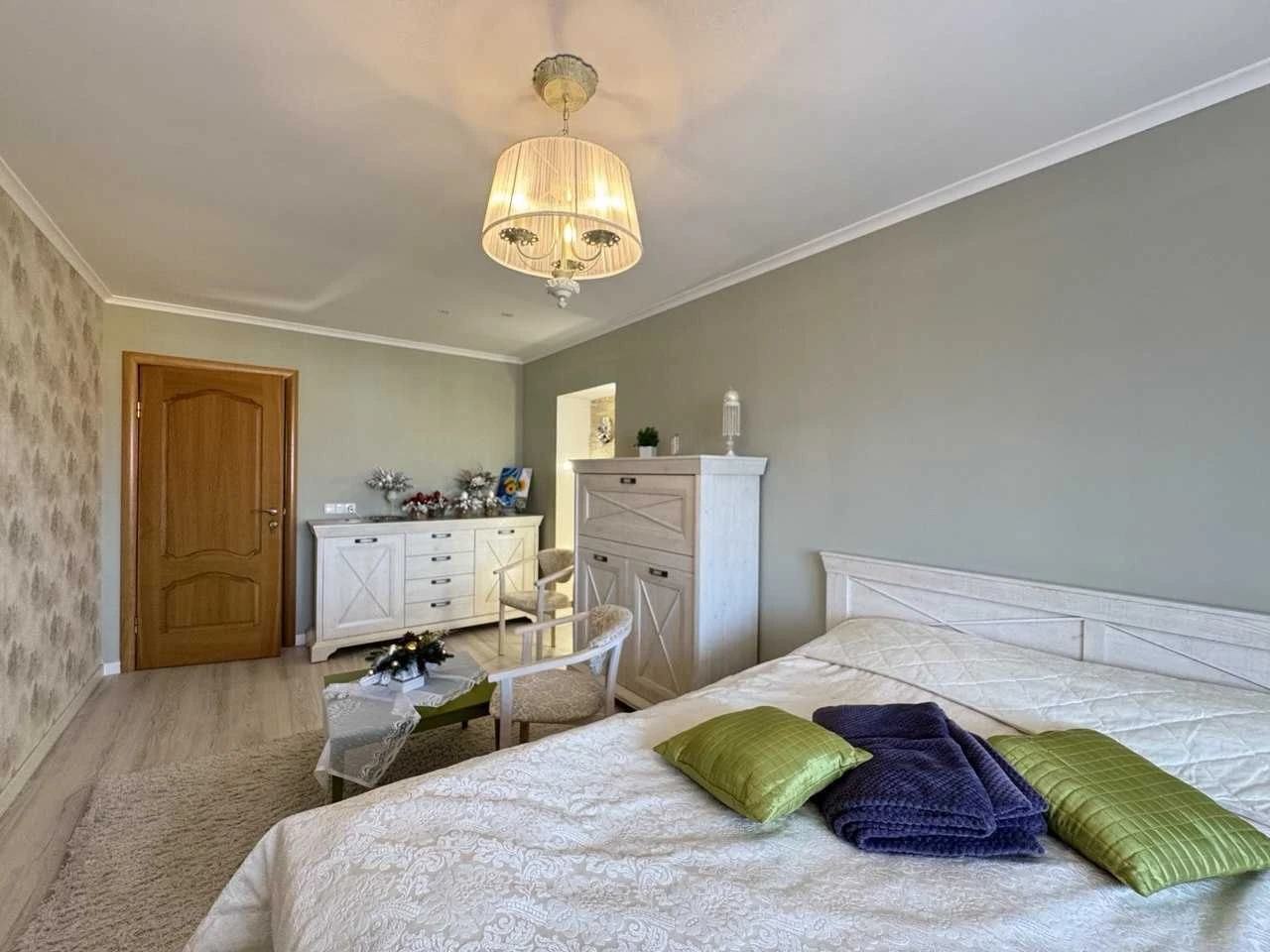 Sale of a 2-level apartment 137.3 sq m on Green Park Street
