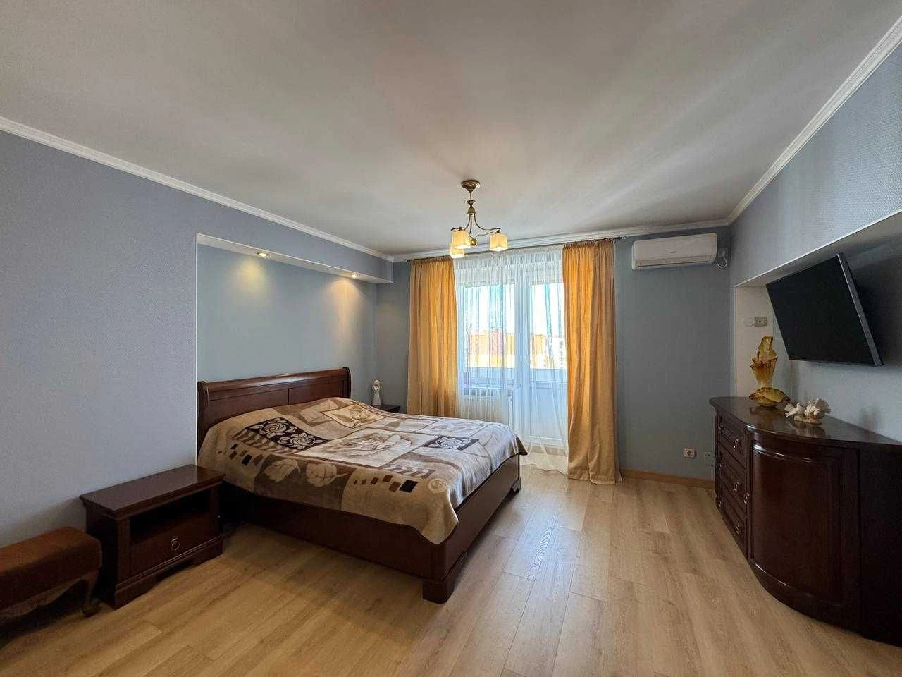Sale of a 2-level apartment 137.3 sq m on Green Park Street
