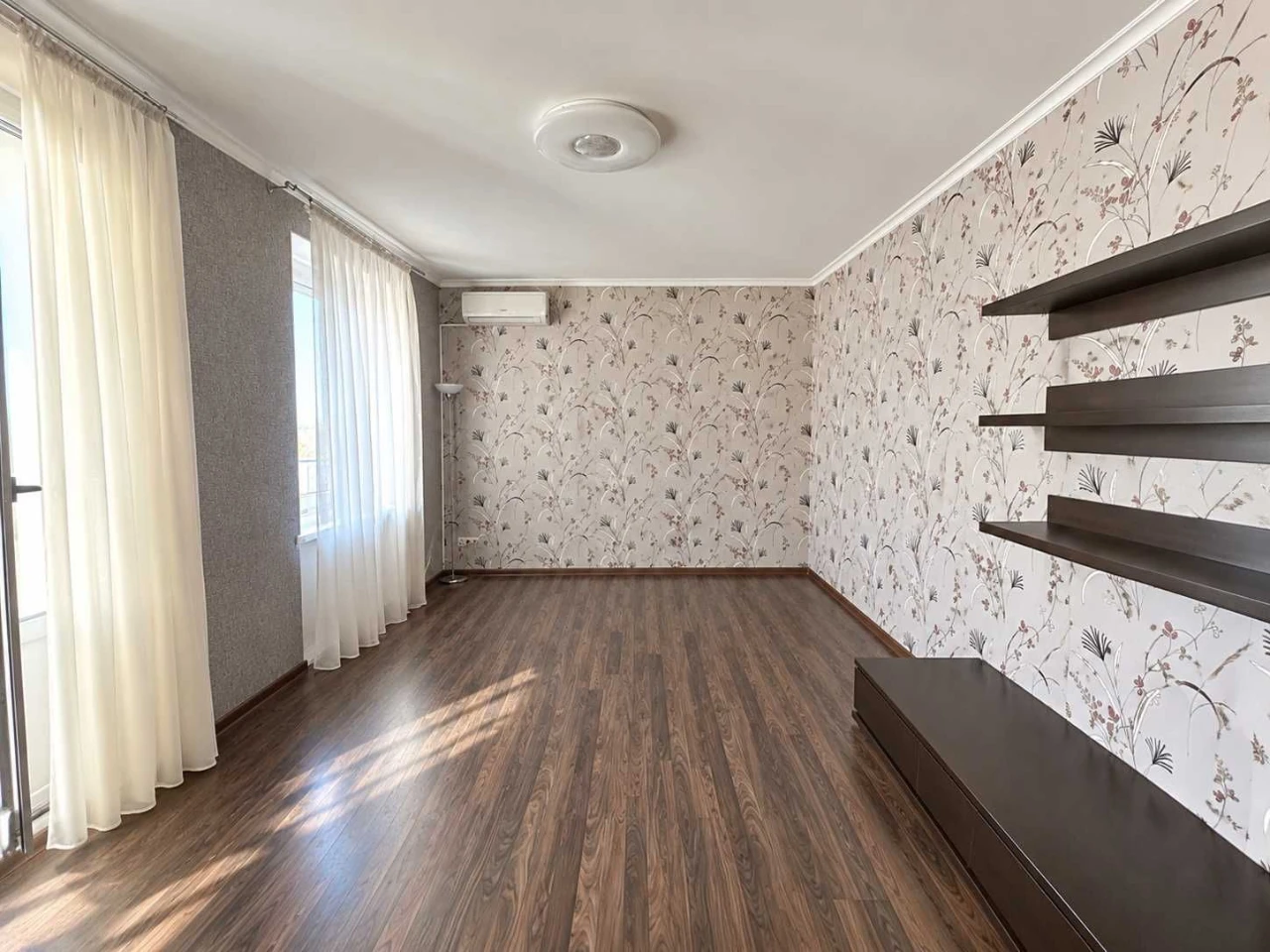 Sale of a 2-level apartment 137.3 sq m on Green Park Street