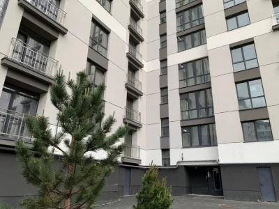 Продається однокімнатна квартира біля парку