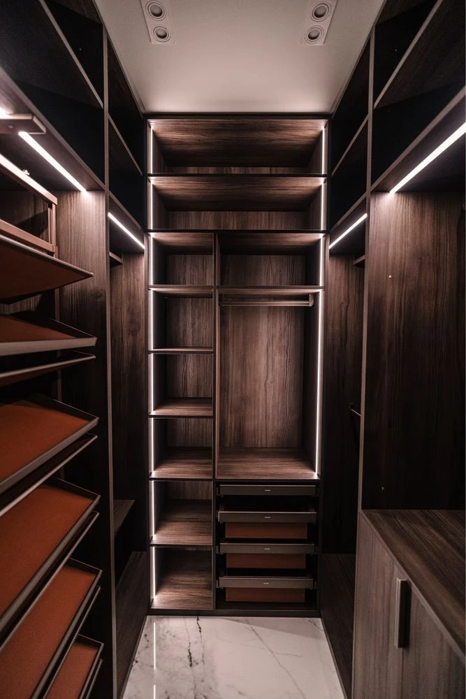 Sale of a designer 4-room apartment. Taxes included.
