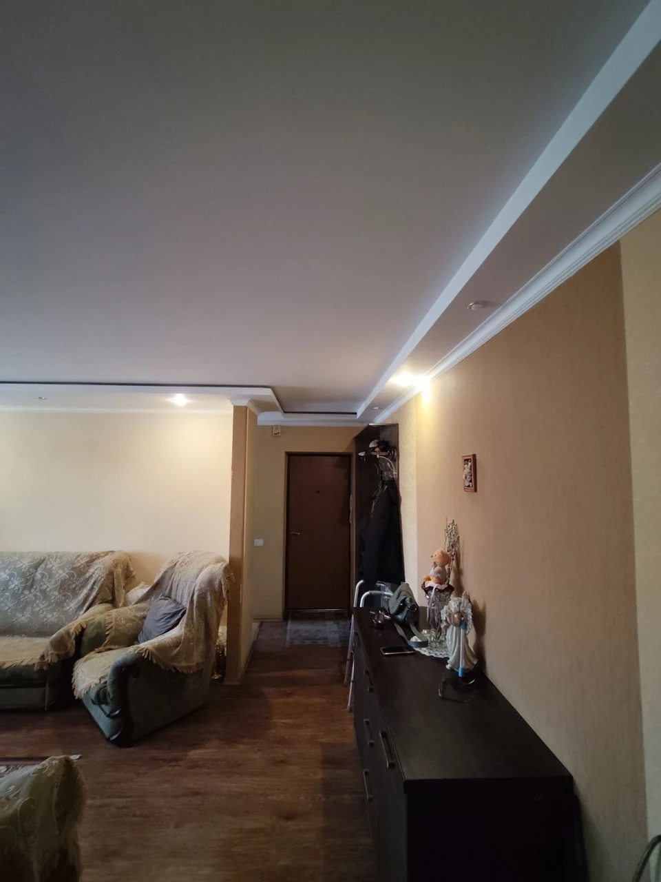 Продається 3-кімнатна квартира, вул. Образцова, 2/9, цегла, чеська