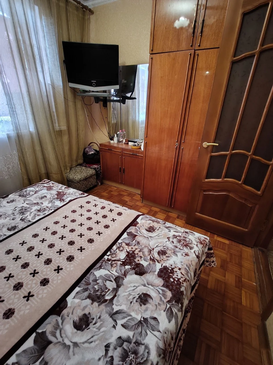 Продається 3-кімнатна квартира, вул. Образцова, 2/9, цегла, чеська