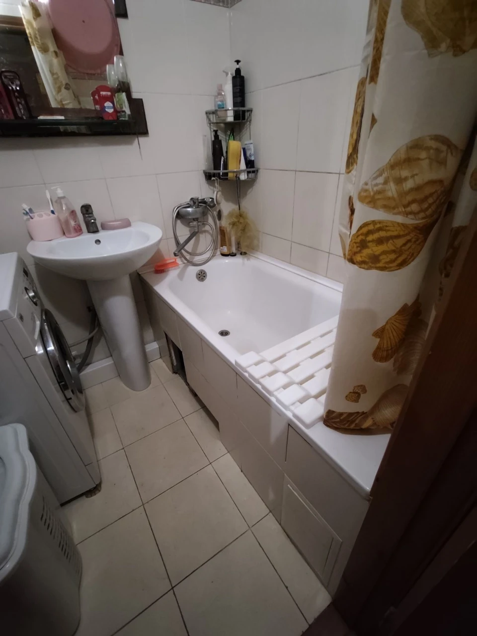 Продається 3-кімнатна квартира, вул. Образцова, 2/9, цегла, чеська