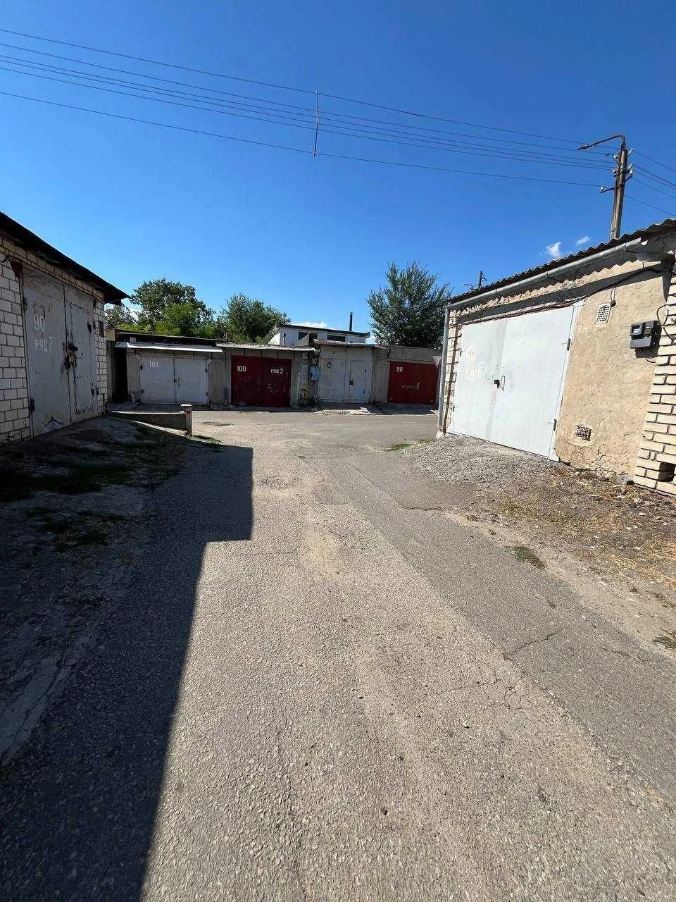 Продается капитальный кирпичный гараж в АГК «ОЛІМП», Дубки