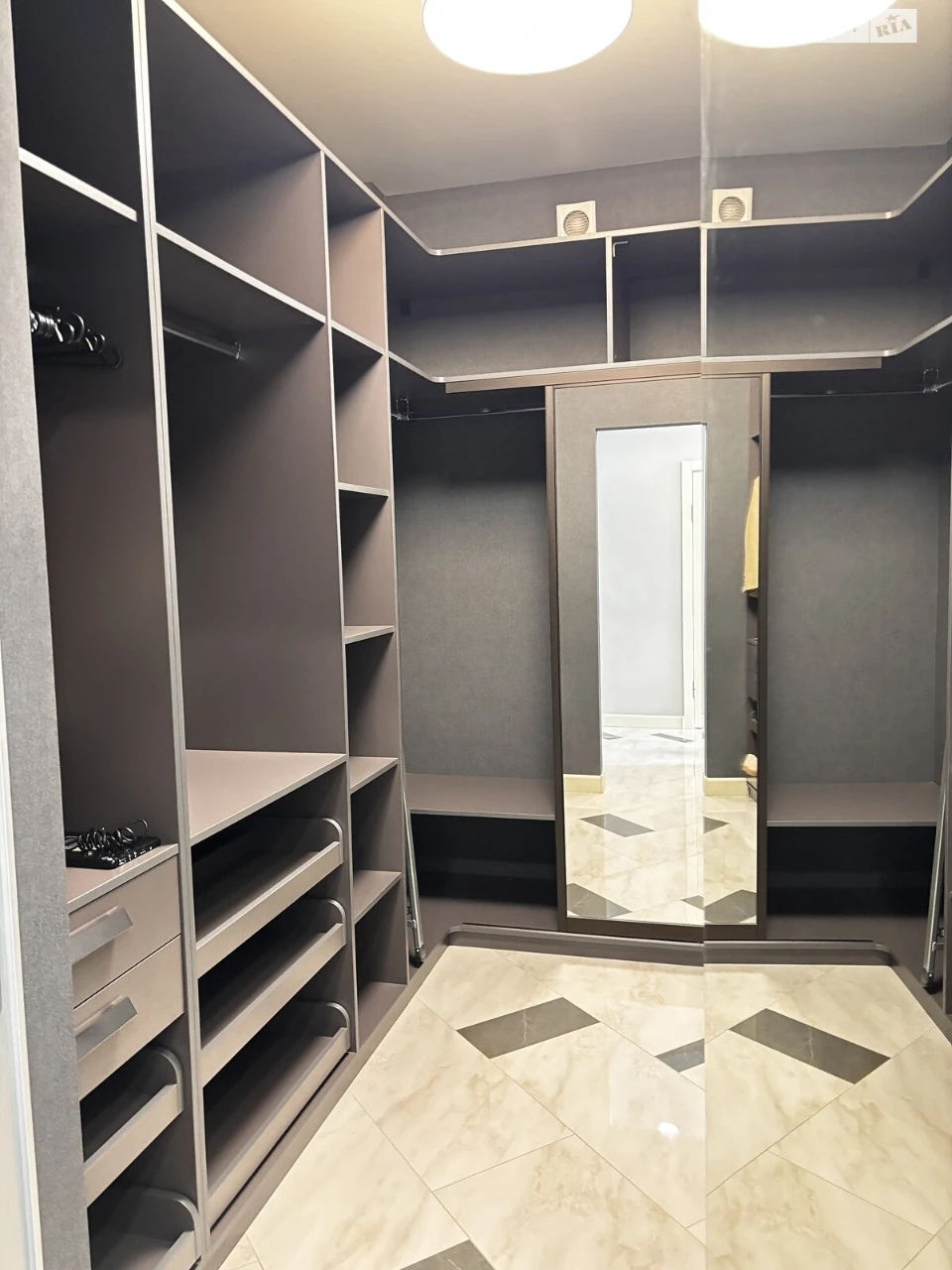 Long-Term Rental Apartment Botсад