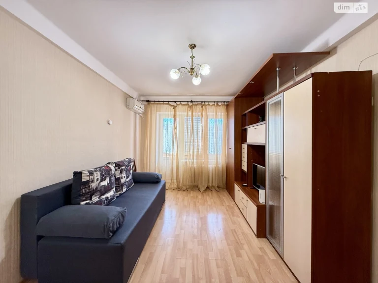 Long-Term Rental Apartment Дніprovs'kyi