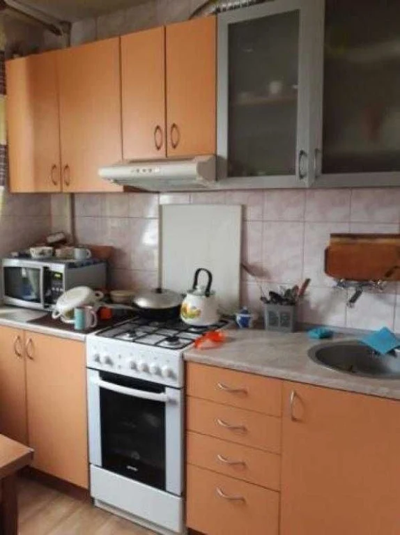 Selling 1-bedroom apartment 3/5 on Byron