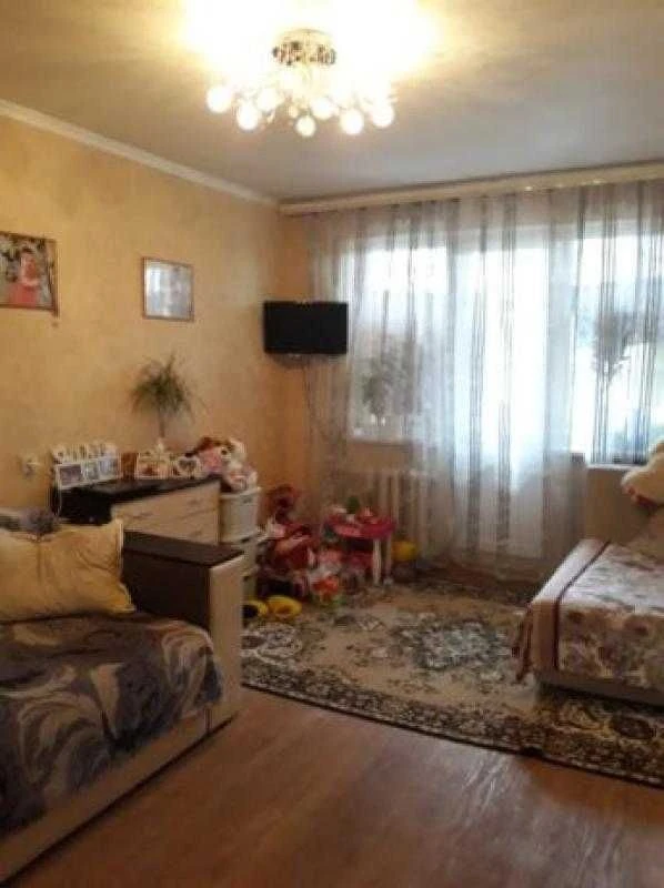 Selling 1-bedroom apartment 3/5 on Byron