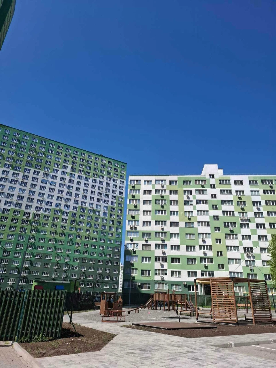 Продам 2х комнатную в ЖК Острова. Средний этаж за 36 000