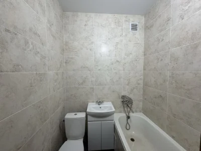 One-bedroom apartment in the city center with new renovation, approaches