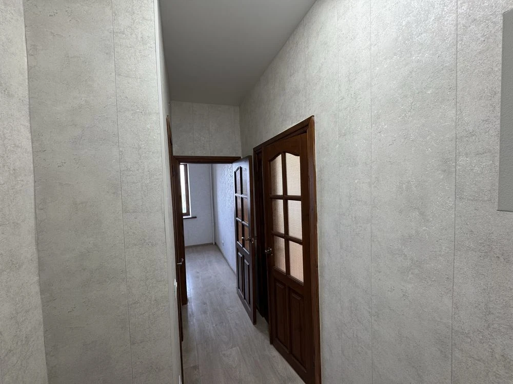 One-bedroom apartment in the city center with new renovation, approaches