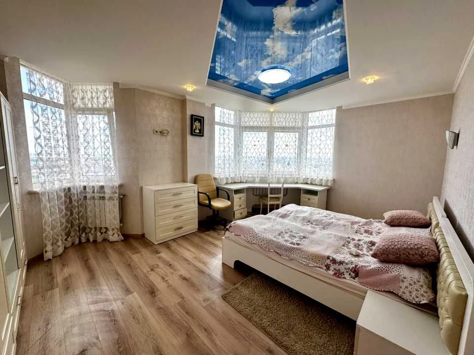 Apartment. Grigorievskoho Shose, Kholonna Hora