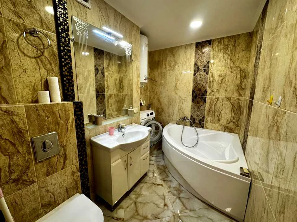 Apartment. Grigorievskoho Shose, Kholonna Hora