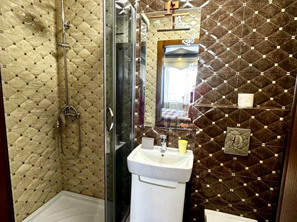 Apartment. Grigorievskoho Shose, Kholonna Hora