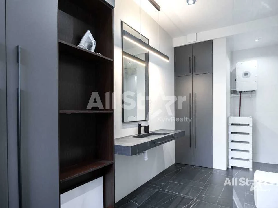 Apartment. Kyiv, Yaroslaviv Val Street