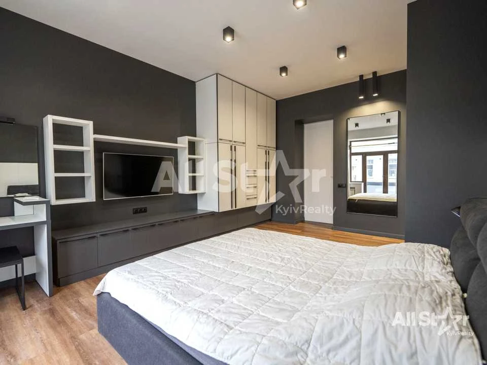 Apartment. Kyiv, Yaroslaviv Val Street