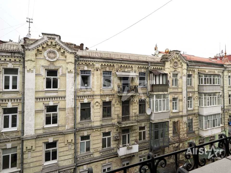Apartment. Kyiv, Yaroslaviv Val Street