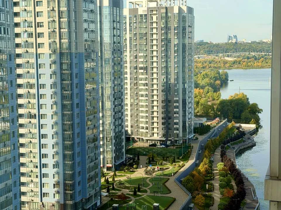 Квартира. Київ, Дніпровська набережна вул.