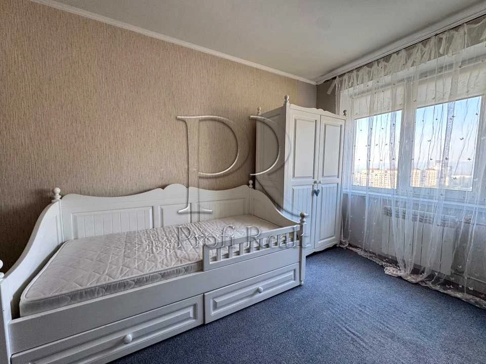 Квартира. Киев, Пантелеймона Кулеша ул.