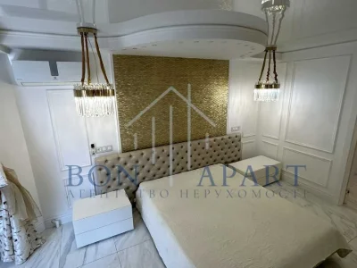 Apartment. Kyiv, Lower Val Street